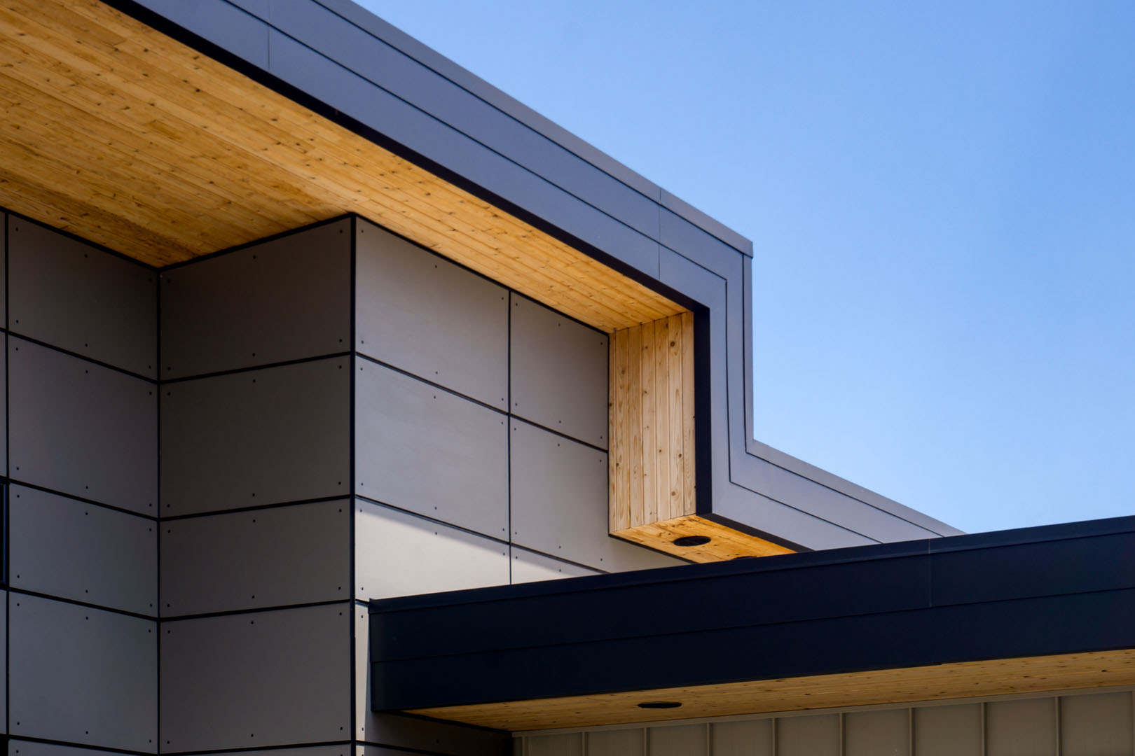 sharp edge of contemporary, but timeless home design in Oregon