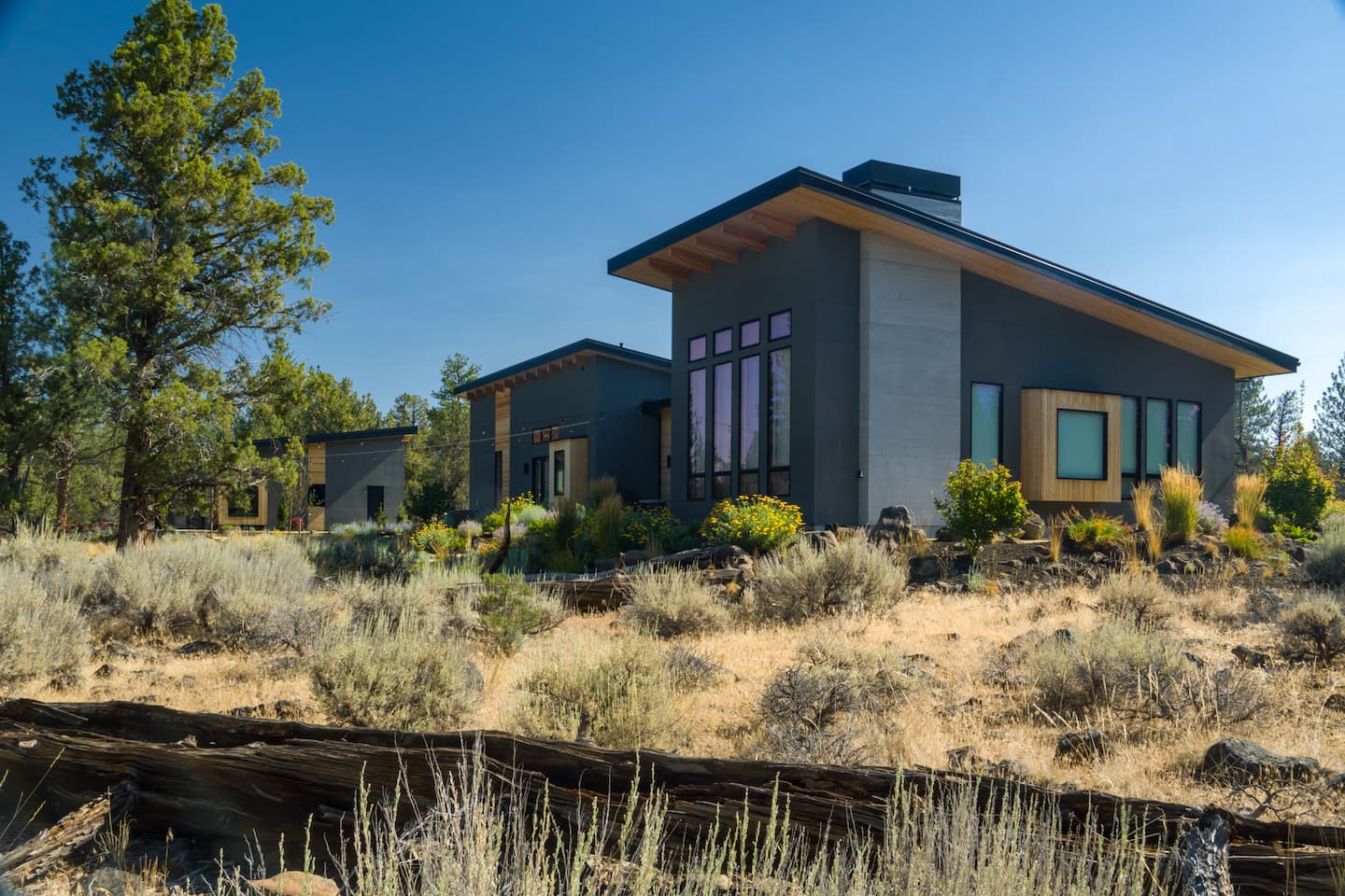 Exterior of newly built home in Deschutes County designed by Bend architect Full Circle Design
