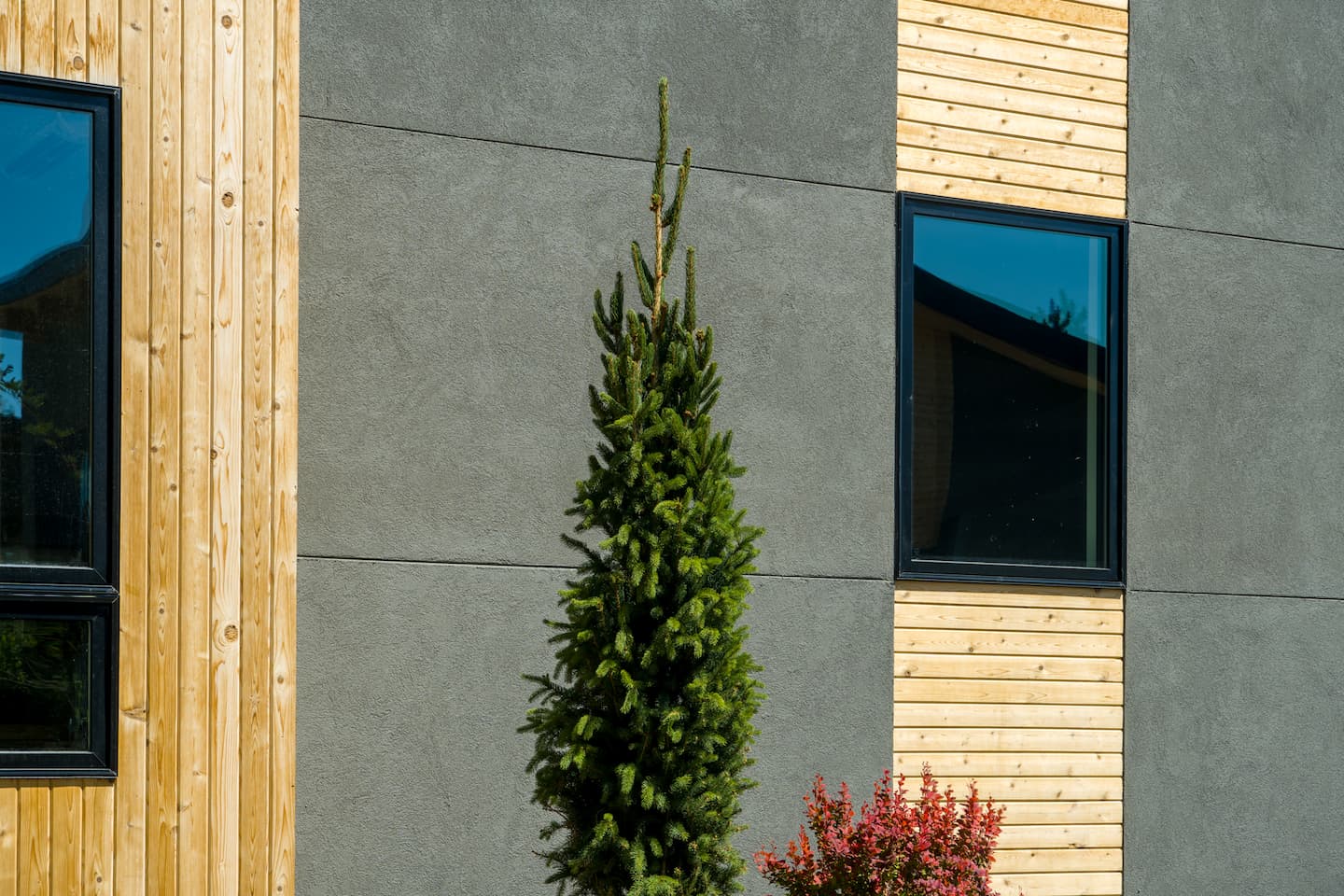Exterior view of energy efficient and green home in Bend, Oregon